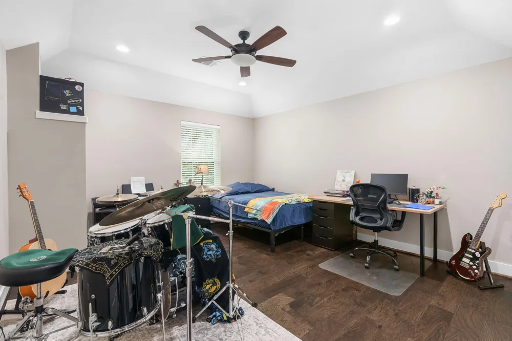 1611 Pincher Creek Drive Spring, TX 77386
