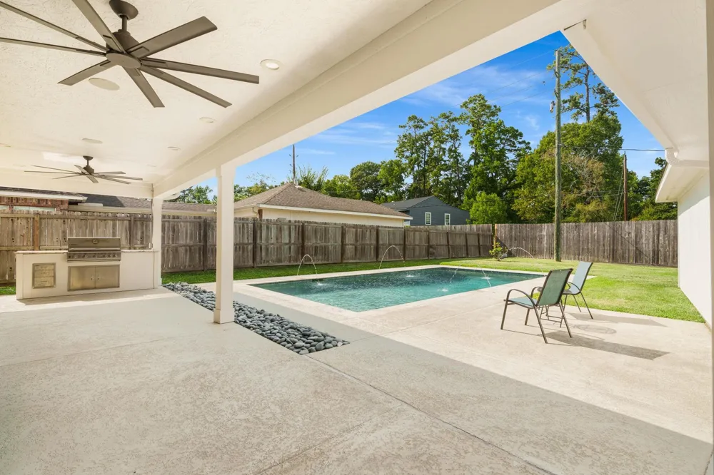 1611 Pincher Creek Drive Spring, TX 77386