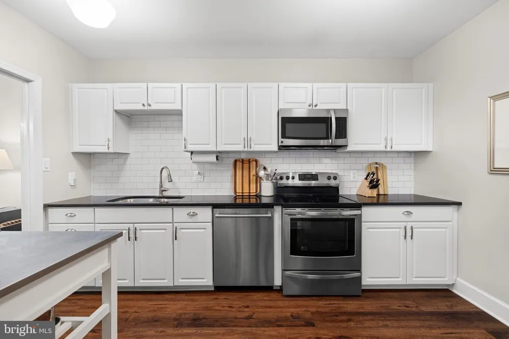 3291 SUTTON PLACE NW #D Washington, DC 20016