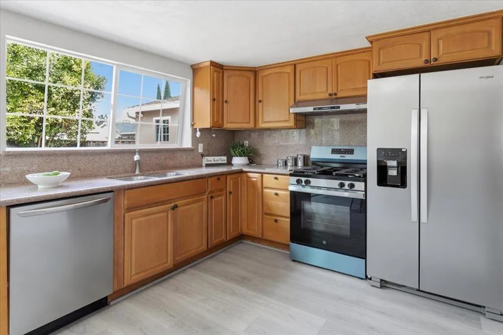 35014 Begonia Street Union City, CA 94587
