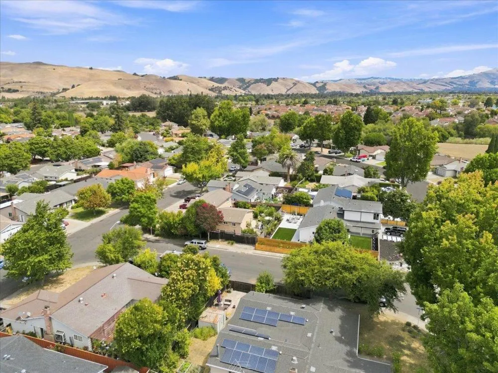 35014 Begonia Street Union City, CA 94587