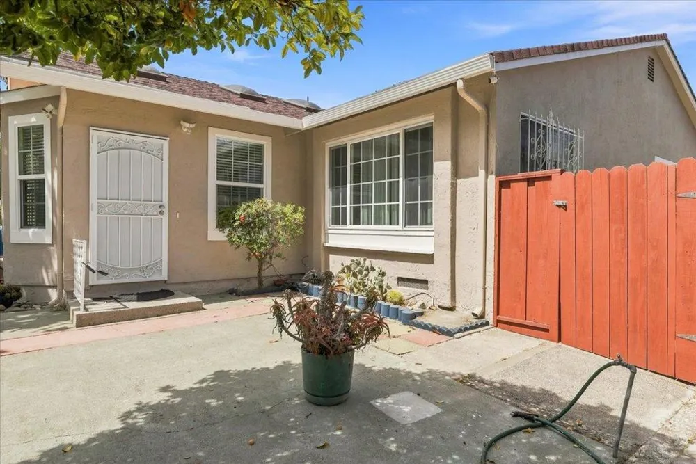 35014 Begonia Street Union City, CA 94587