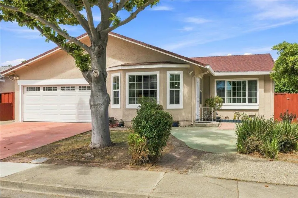 35014 Begonia Street Union City, CA 94587