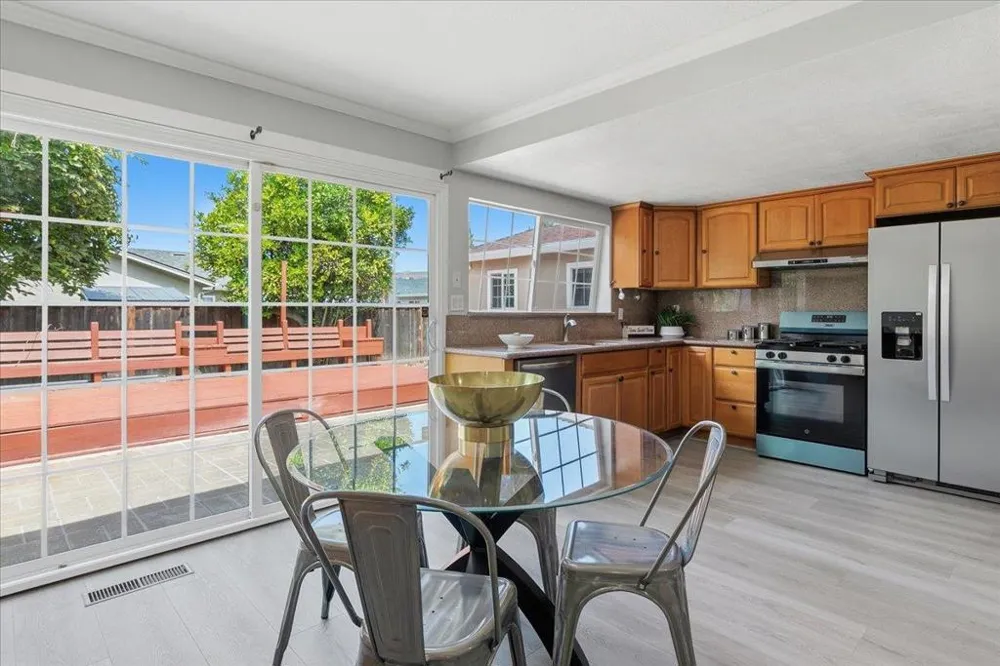 35014 Begonia Street Union City, CA 94587