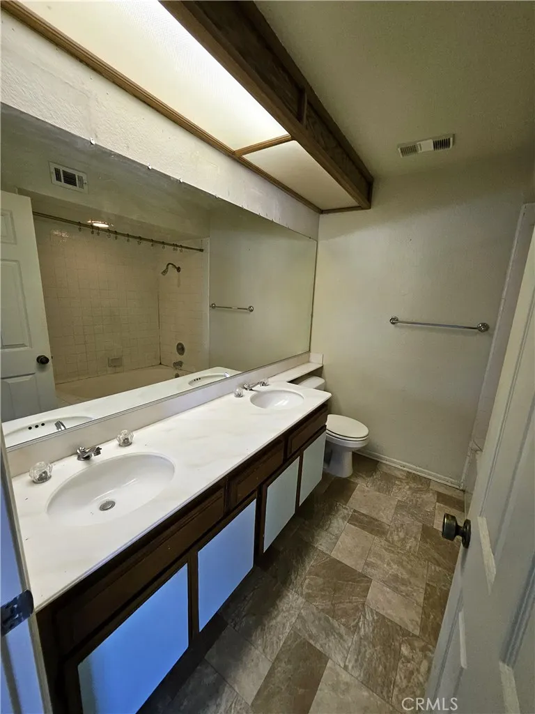 365 W Alameda #207 Burbank, CA 91506