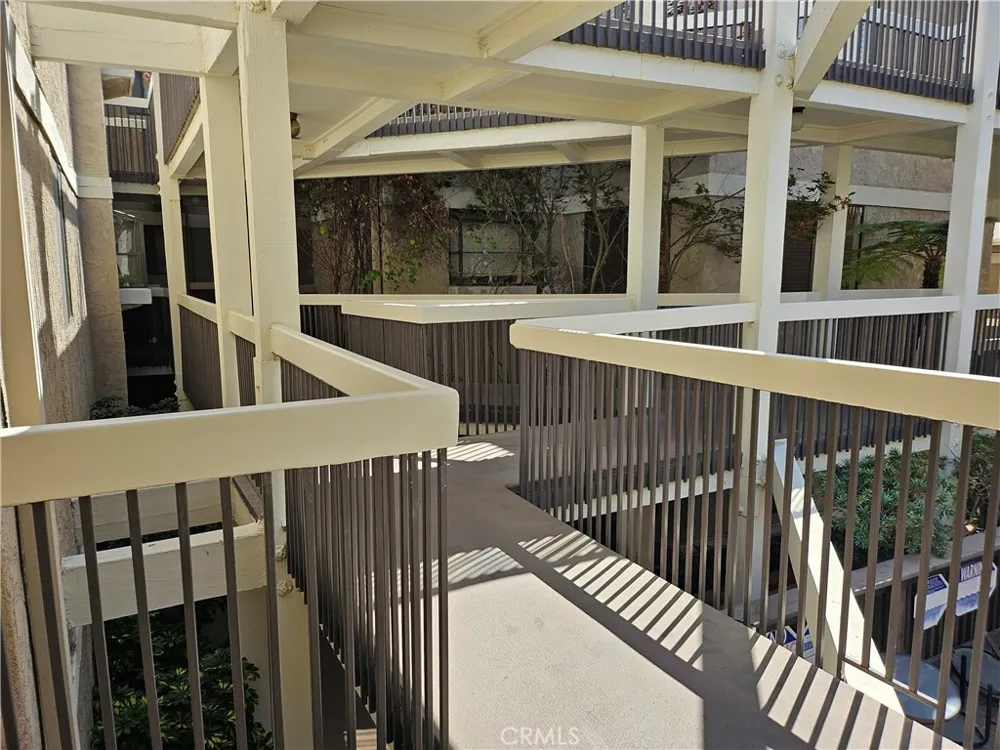 365 W Alameda #207 Burbank, CA 91506