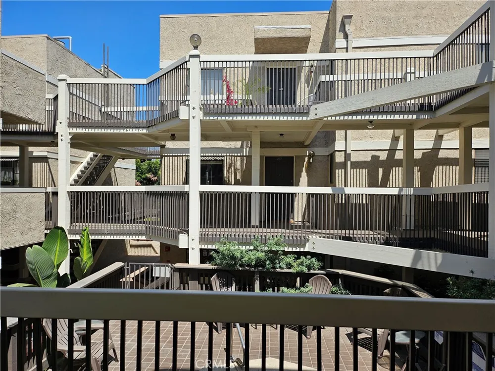 365 W Alameda #207 Burbank, CA 91506