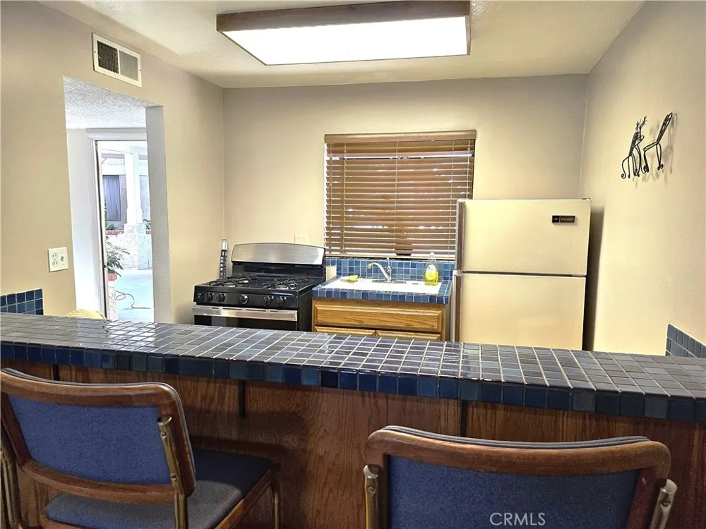 365 W Alameda #207 Burbank, CA 91506