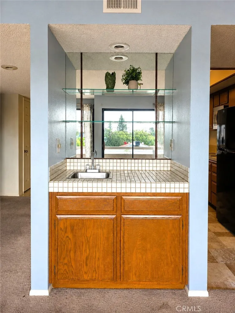 365 W Alameda #207 Burbank, CA 91506