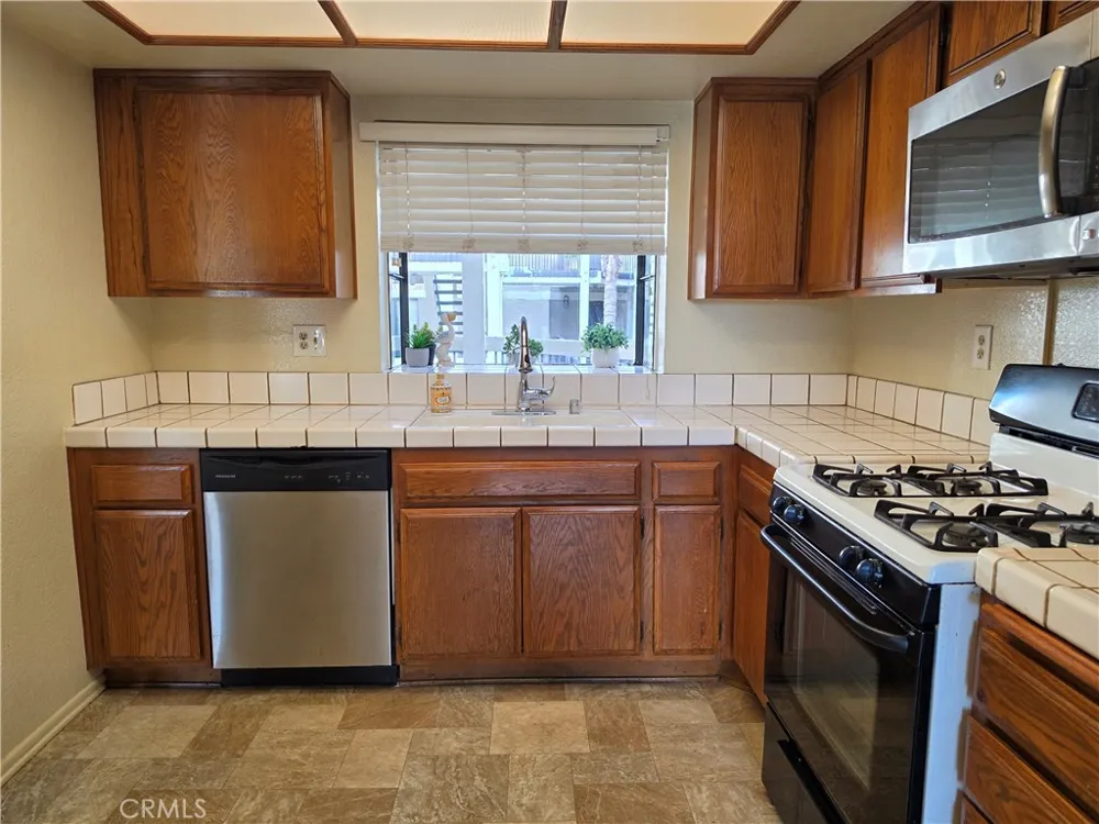 365 W Alameda #207 Burbank, CA 91506