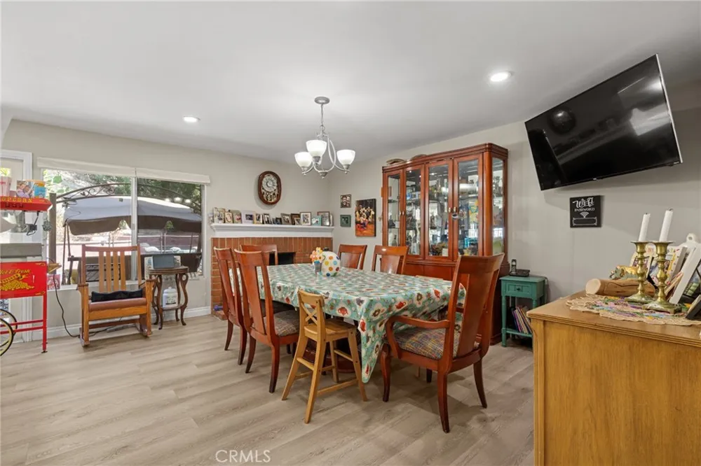 22855 Sparrowdell Calabasas, CA 91302