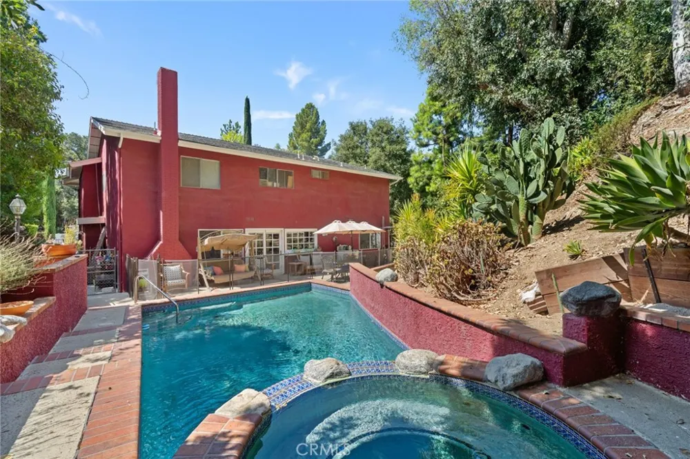 22855 Sparrowdell Calabasas, CA 91302