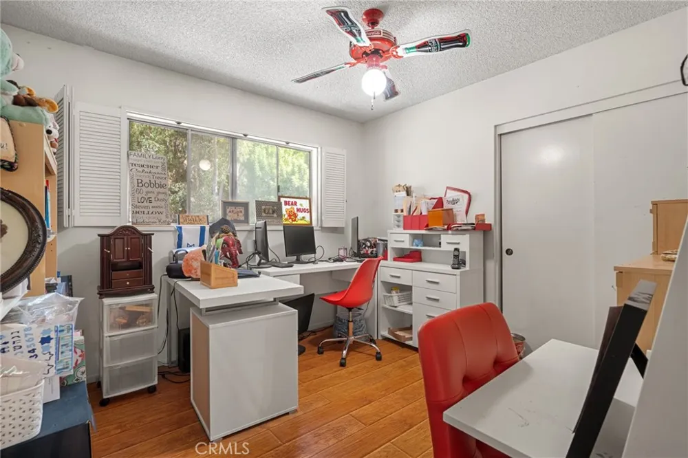 22855 Sparrowdell Calabasas, CA 91302