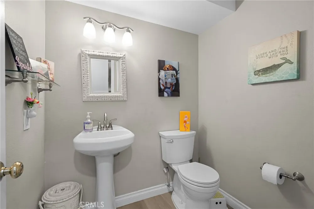 22855 Sparrowdell Calabasas, CA 91302