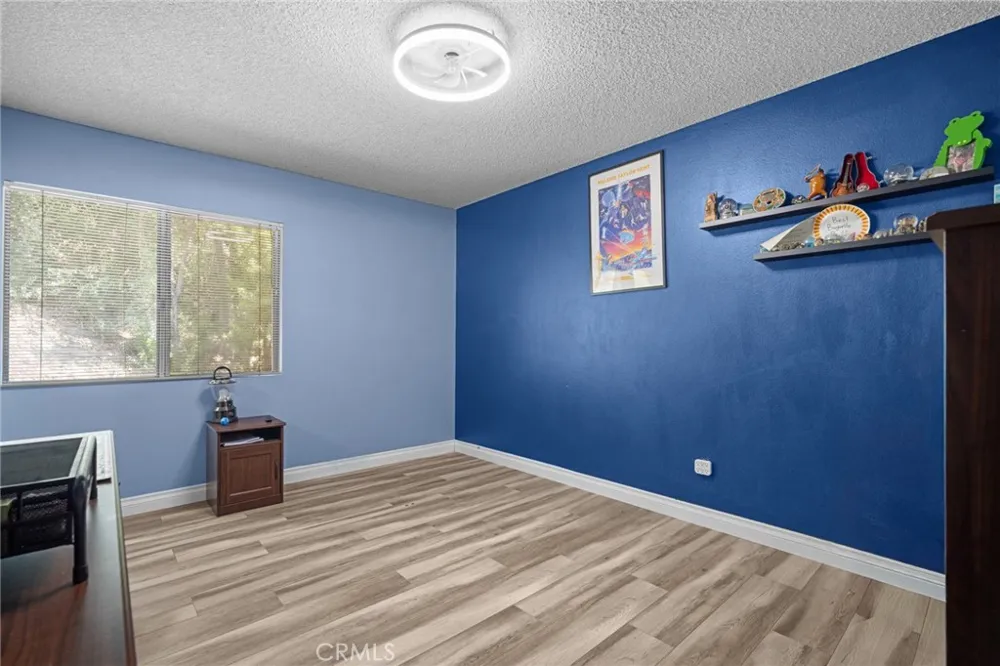 22855 Sparrowdell Calabasas, CA 91302