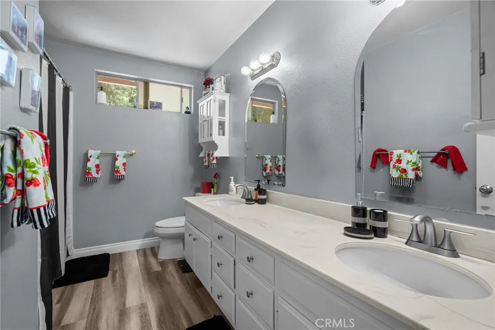 22855 Sparrowdell Calabasas, CA 91302