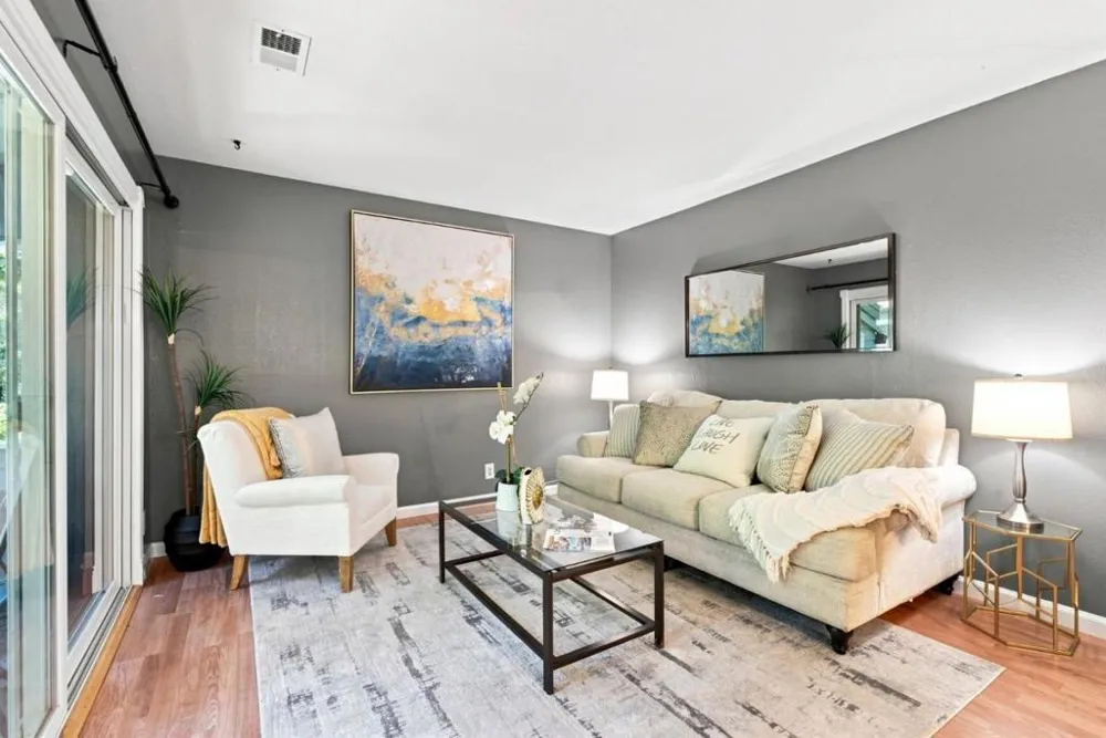 24 Emery Bay Drive Emeryville, CA 94608
