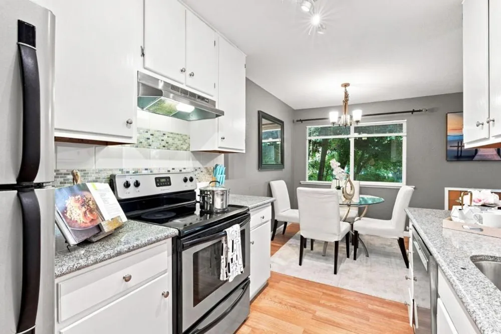 24 Emery Bay Drive Emeryville, CA 94608