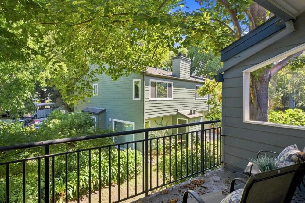 24 Emery Bay Drive Emeryville, CA 94608