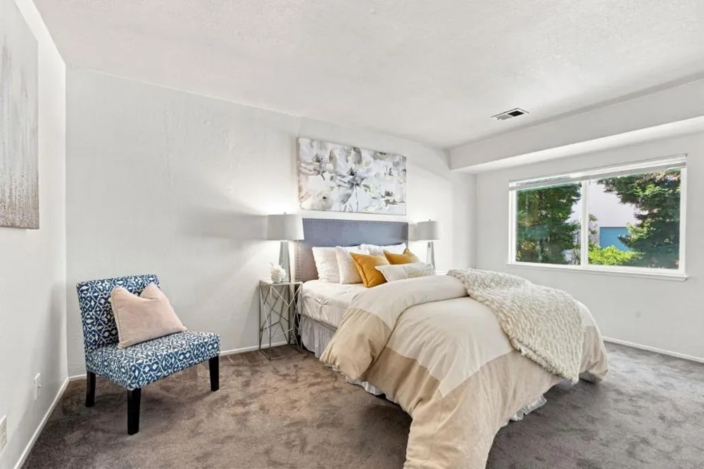 24 Emery Bay Drive Emeryville, CA 94608