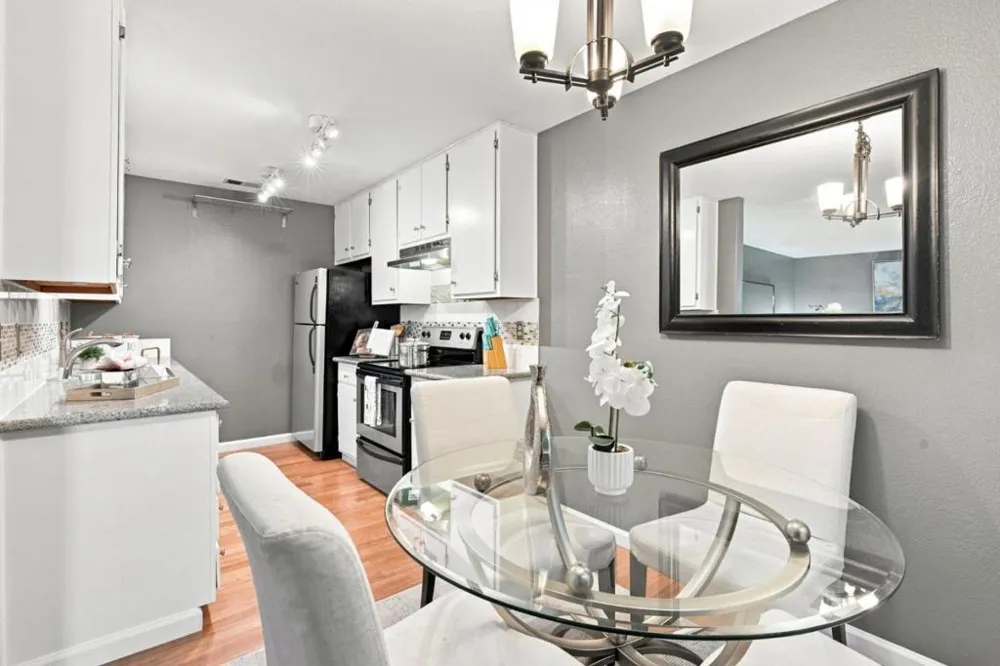 24 Emery Bay Drive Emeryville, CA 94608