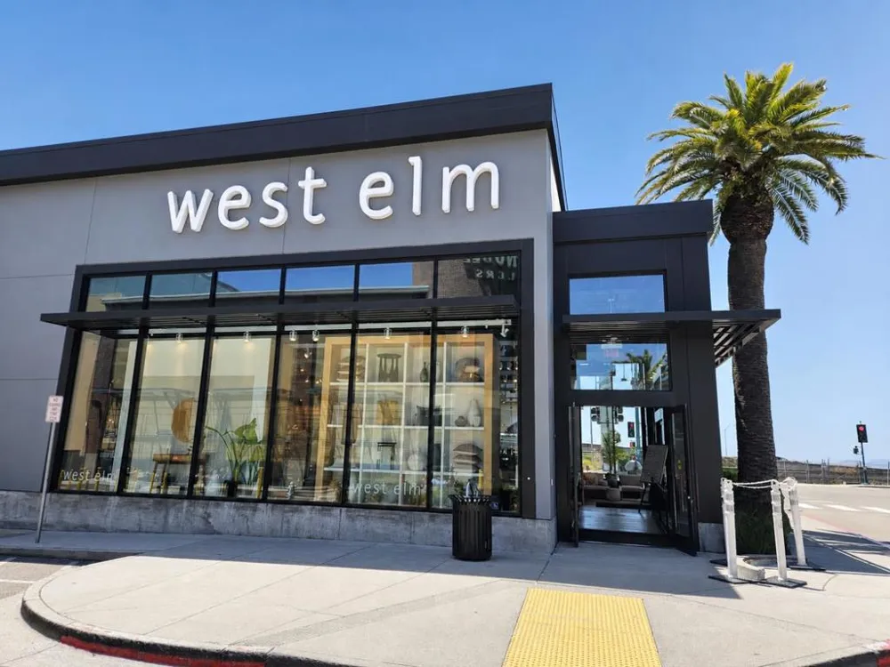 24 Emery Bay Drive Emeryville, CA 94608