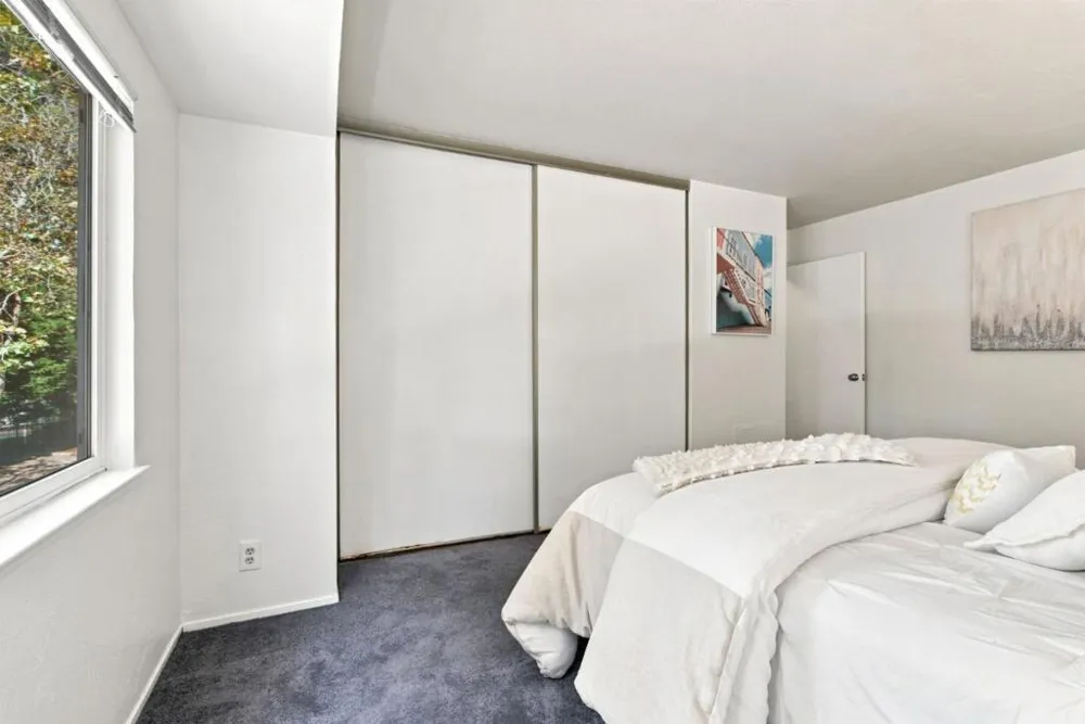24 Emery Bay Drive Emeryville, CA 94608