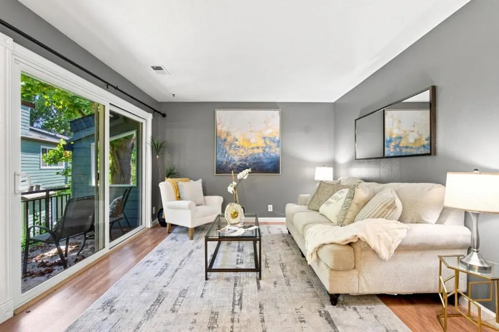 24 Emery Bay Drive Emeryville, CA 94608