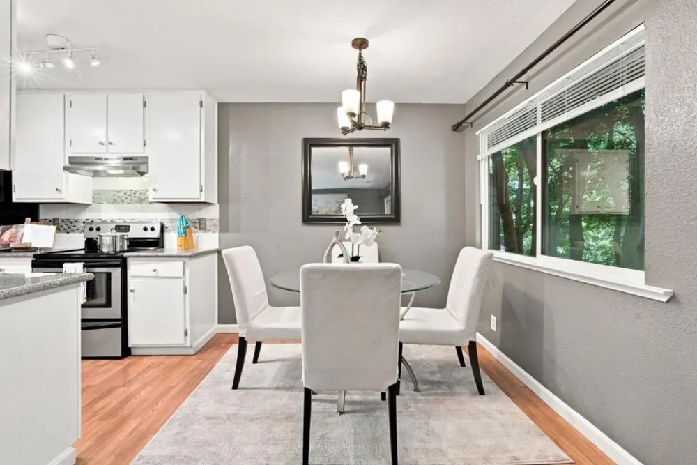 24 Emery Bay Drive Emeryville, CA 94608