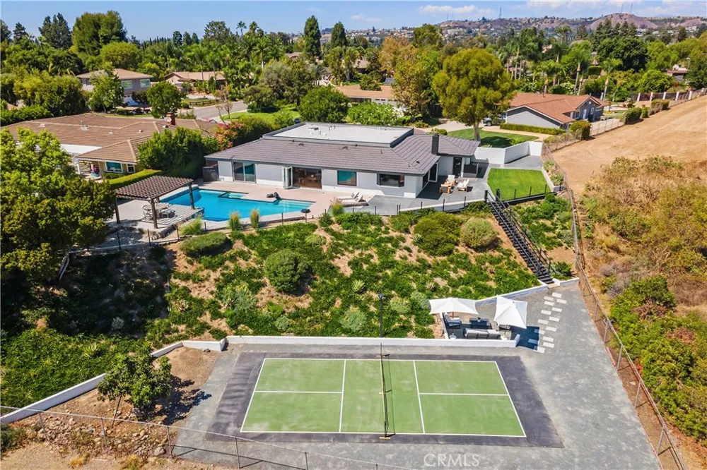 18512 Lincoln Cir Villa Park, CA 92861