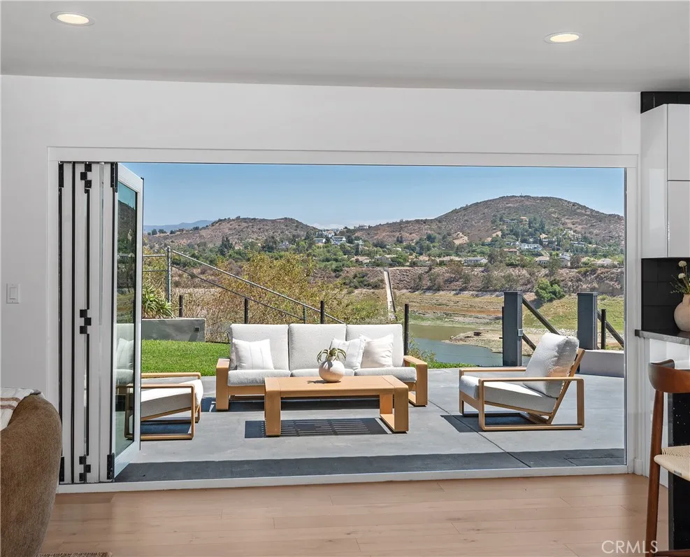 18512 Lincoln Cir Villa Park, CA 92861