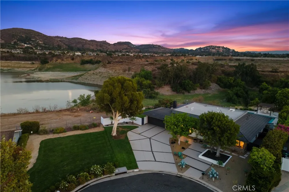 18512 Lincoln Cir Villa Park, CA 92861