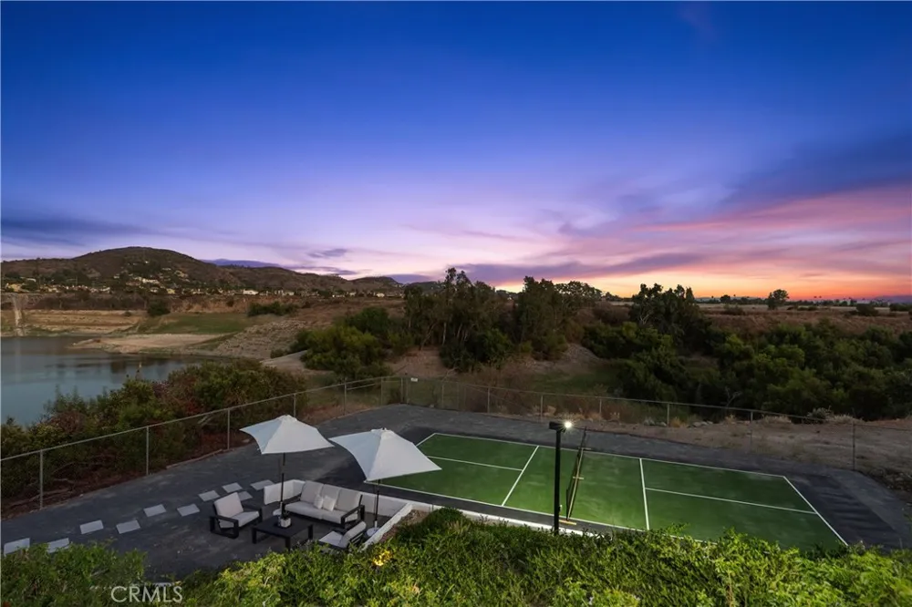 18512 Lincoln Cir Villa Park, CA 92861