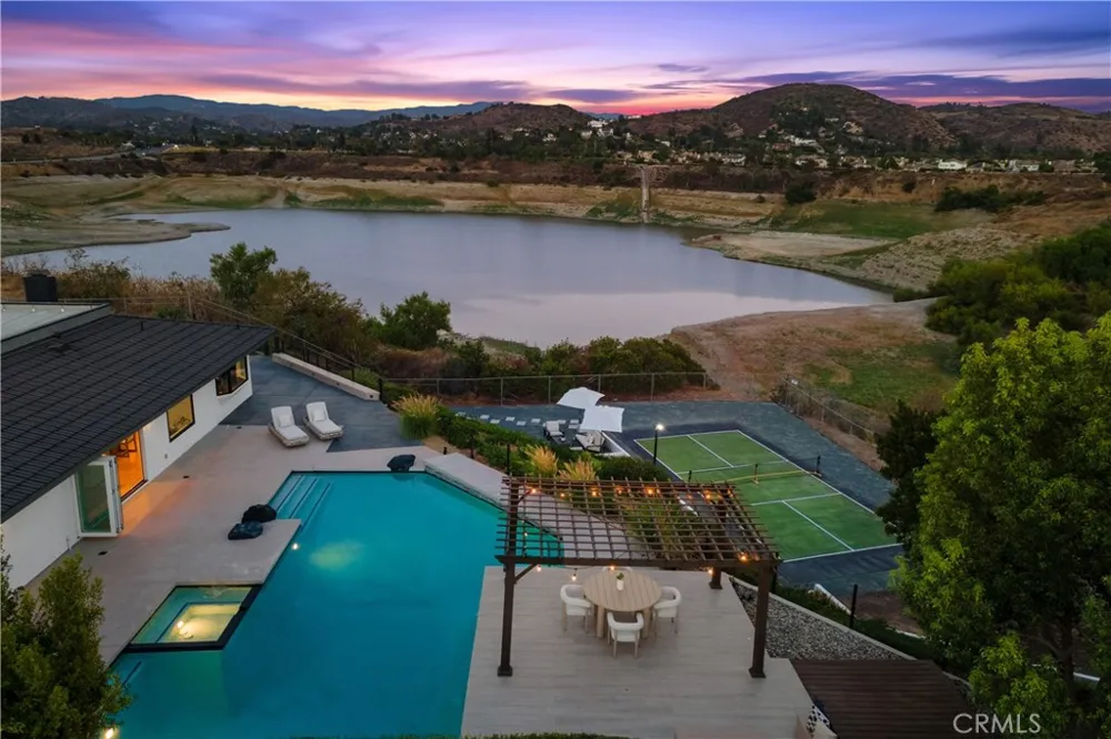 18512 Lincoln Cir Villa Park, CA 92861