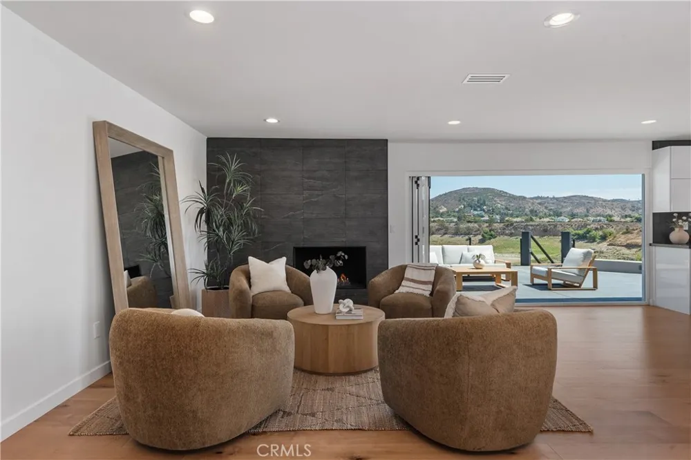 18512 Lincoln Cir Villa Park, CA 92861