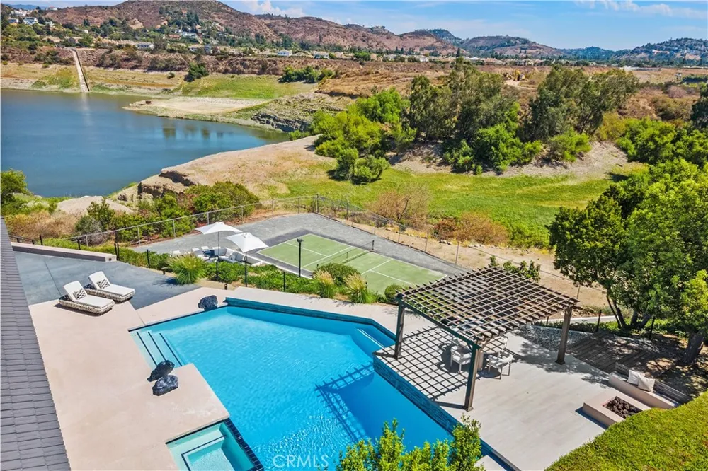 18512 Lincoln Cir Villa Park, CA 92861