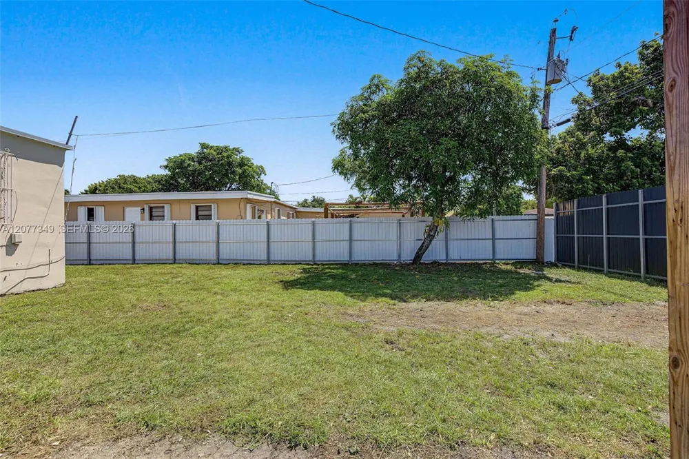 3940 NW 2nd St Miami, FL 33126