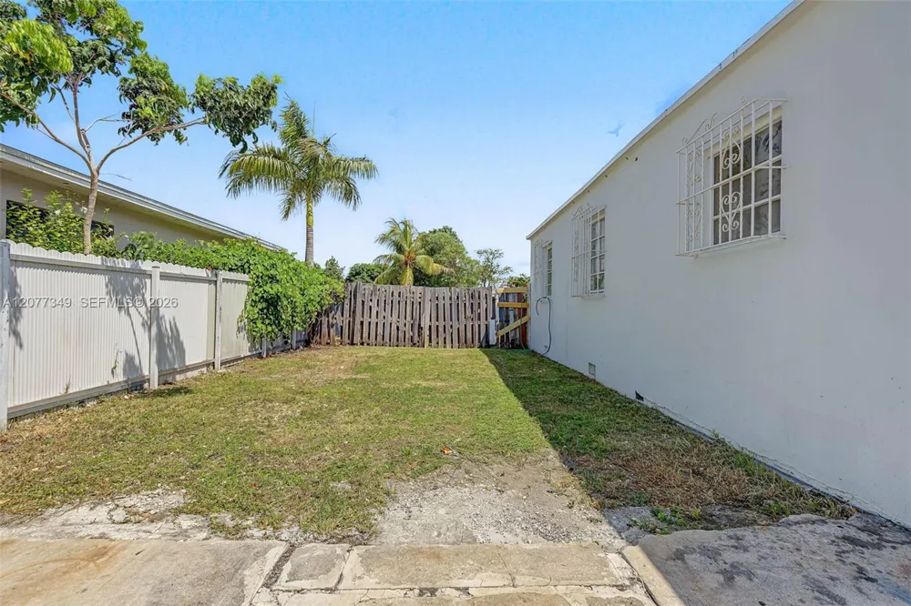 3940 NW 2nd St Miami, FL 33126