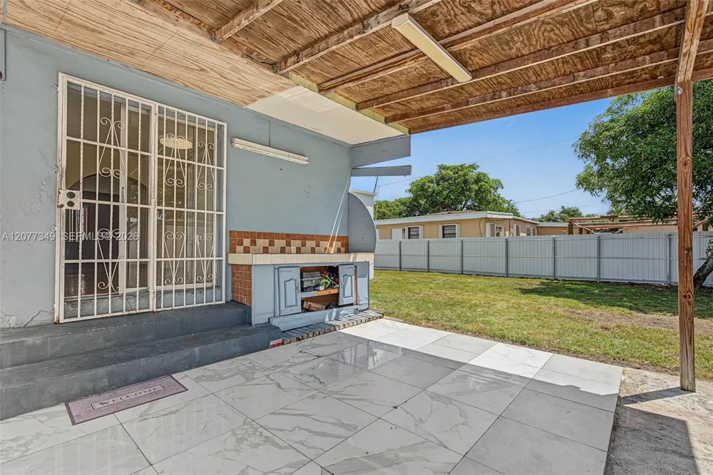 3940 NW 2nd St Miami, FL 33126