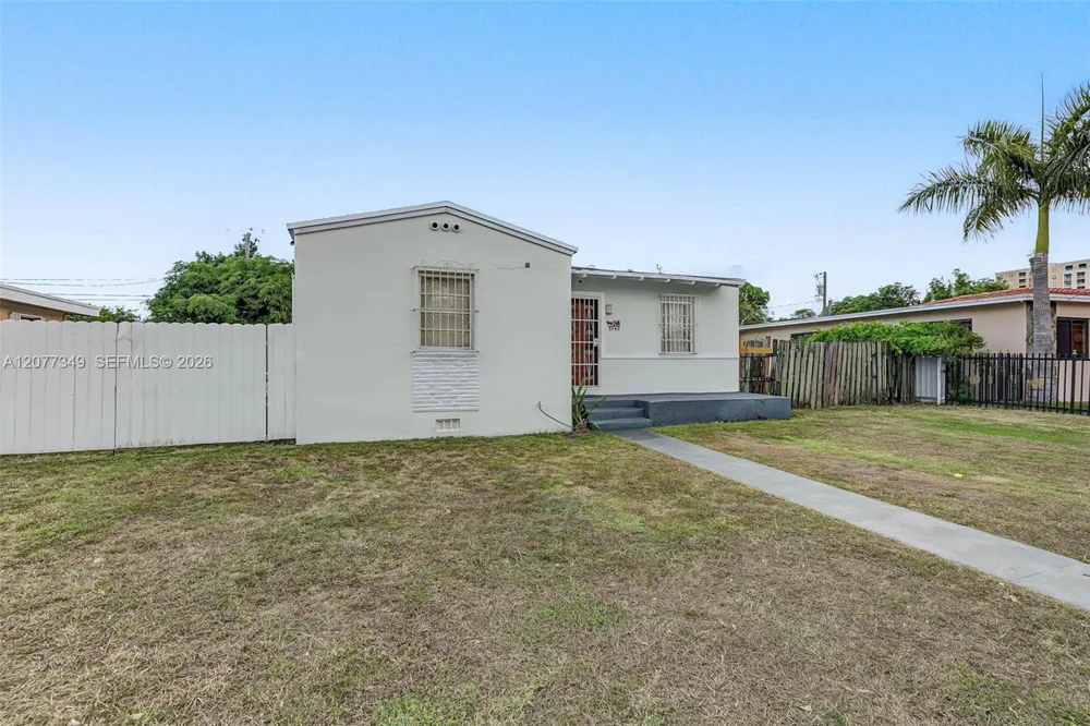 3940 NW 2nd St Miami, FL 33126