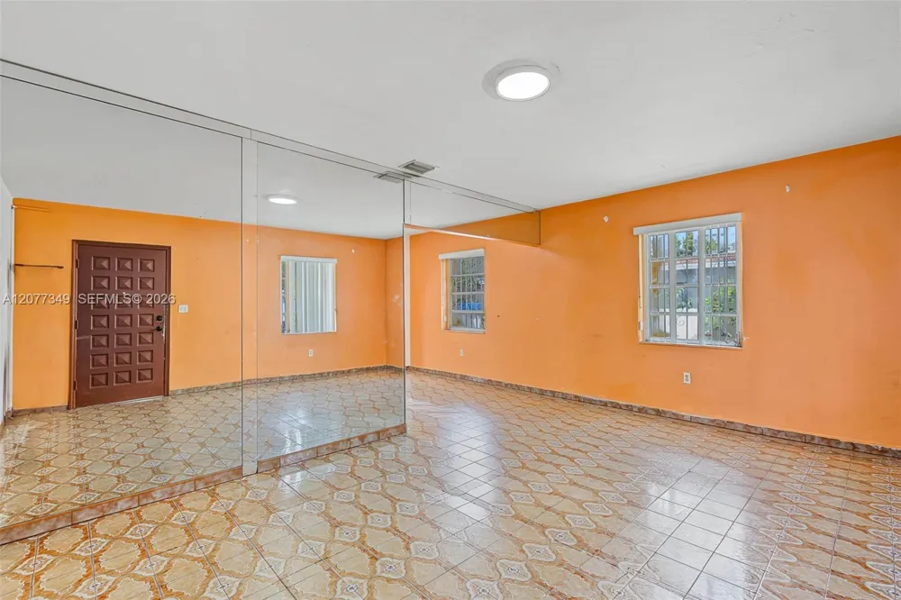 3940 NW 2nd St Miami, FL 33126