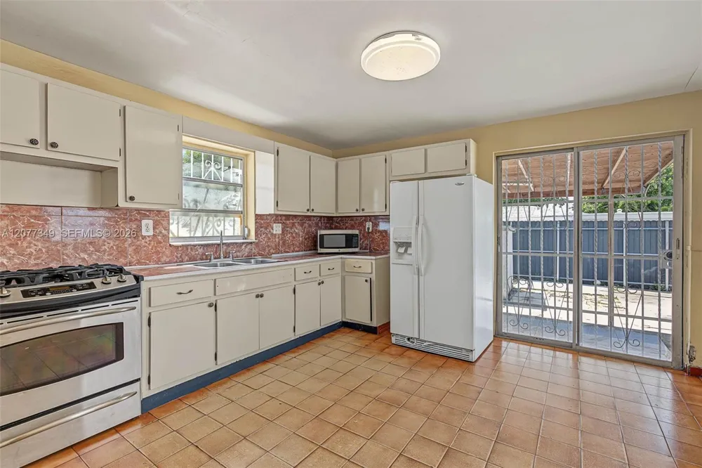 3940 NW 2nd St Miami, FL 33126