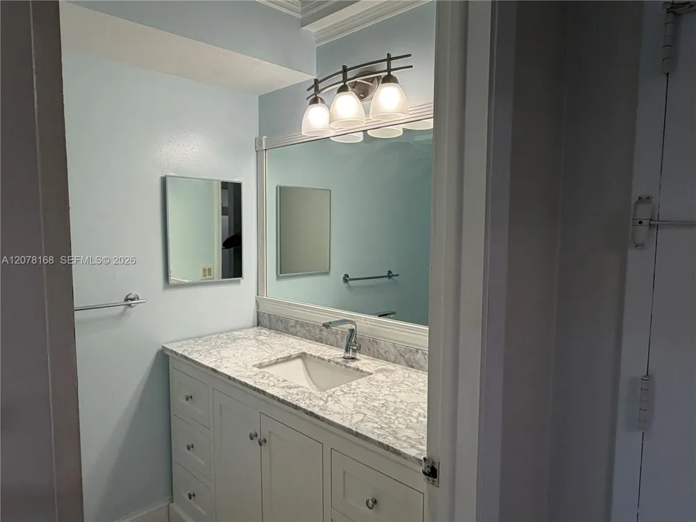 301 Racquet Club Rd #210 Weston, FL 33326
