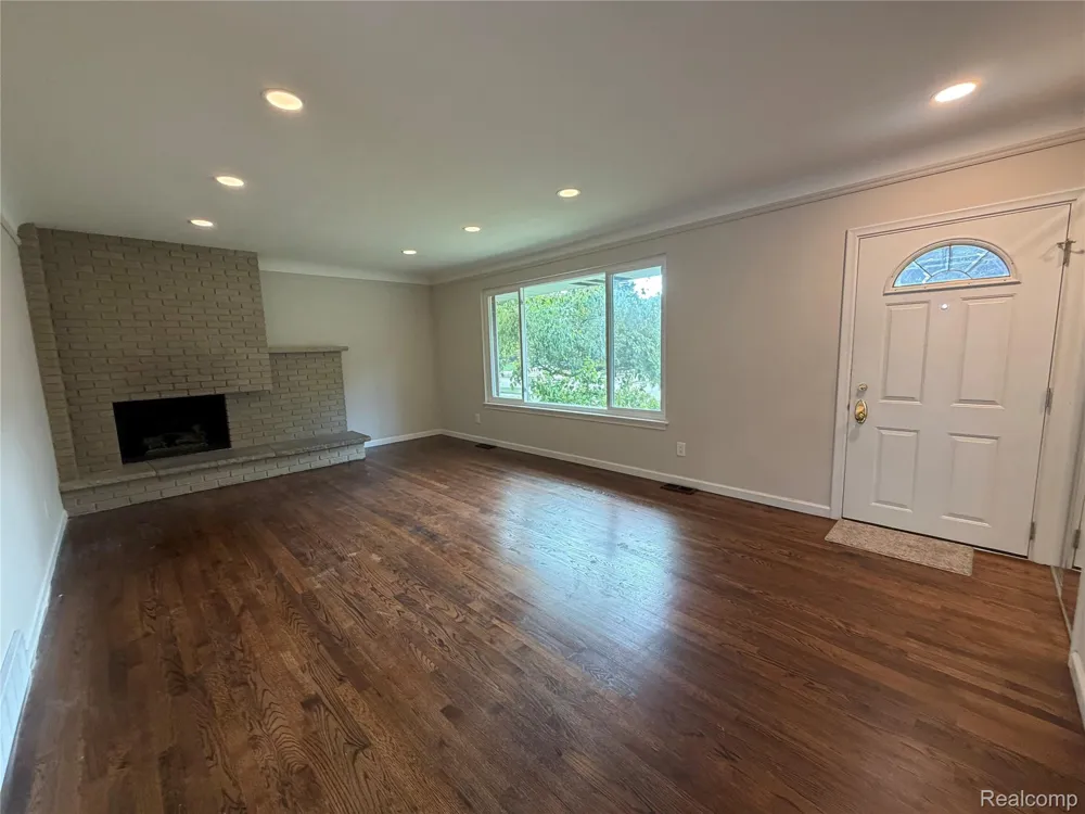 319 Amelia Avenue Royal Oak City, MI 48073