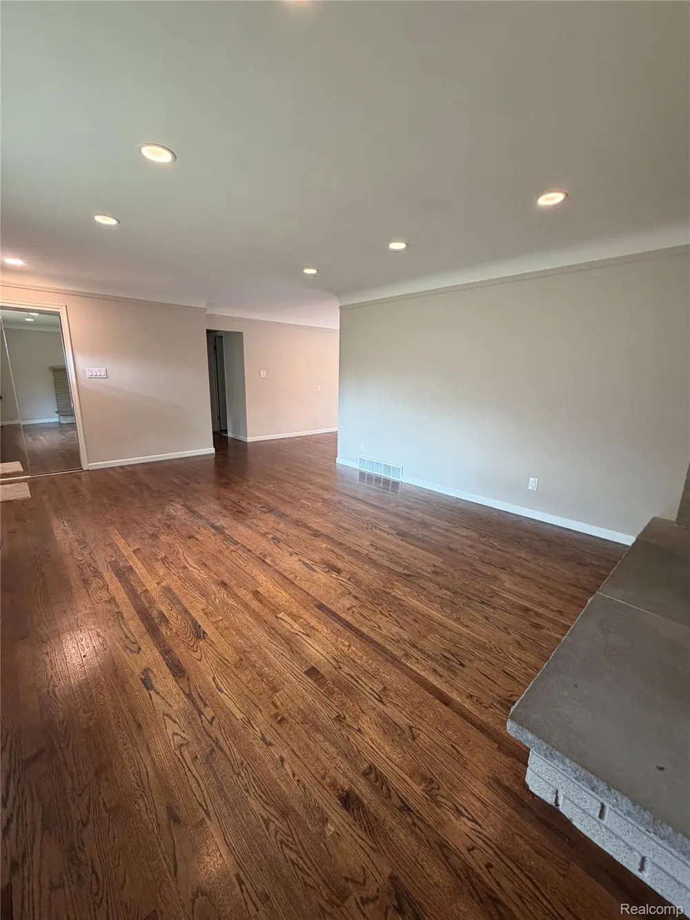 319 Amelia Avenue Royal Oak City, MI 48073