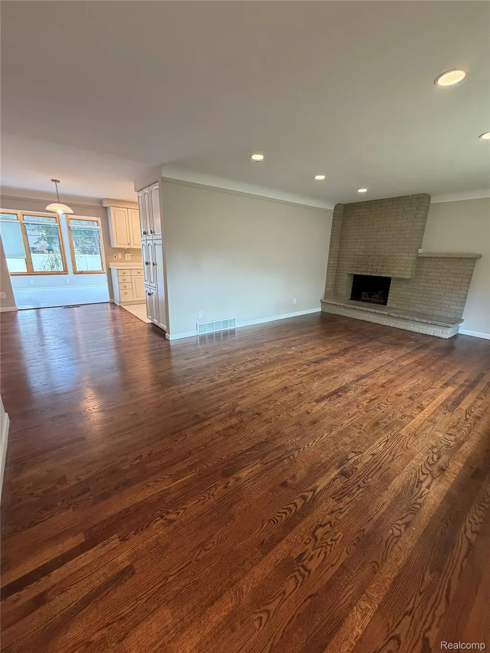 319 Amelia Avenue Royal Oak City, MI 48073