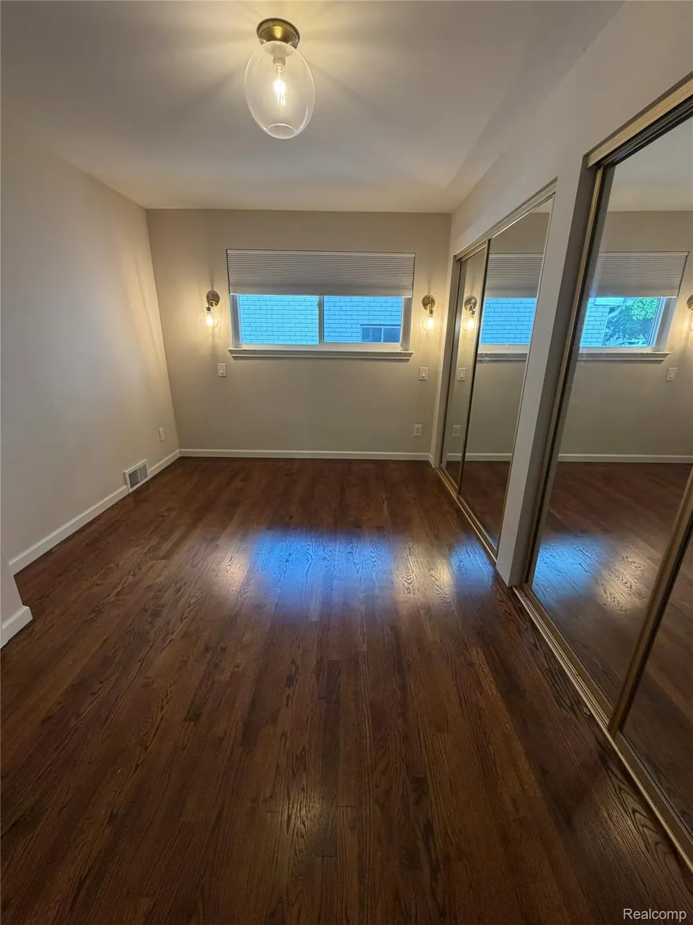319 Amelia Avenue Royal Oak City, MI 48073