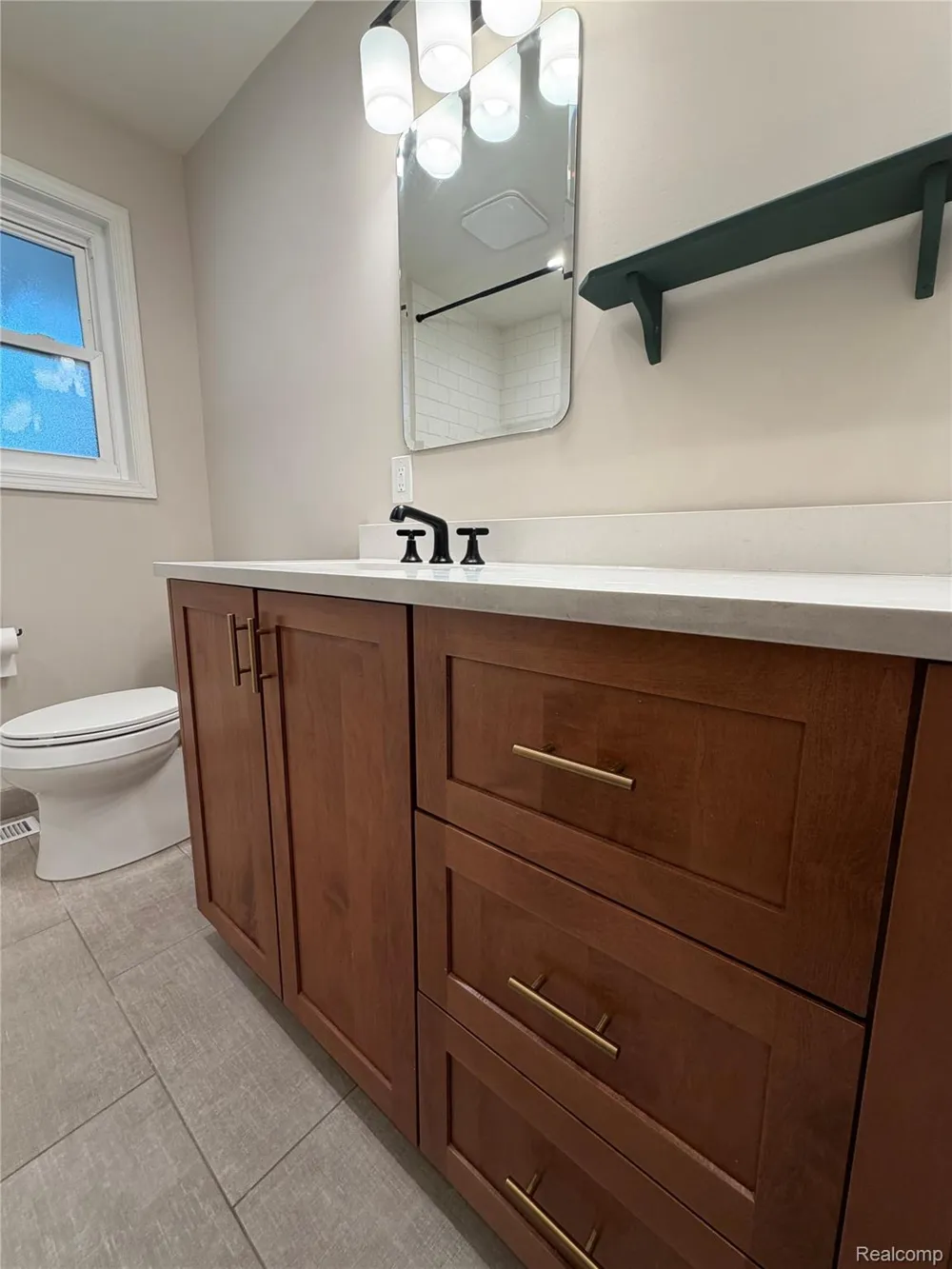 319 Amelia Avenue Royal Oak City, MI 48073