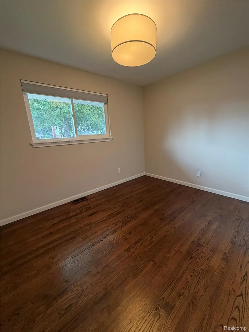 319 Amelia Avenue Royal Oak City, MI 48073