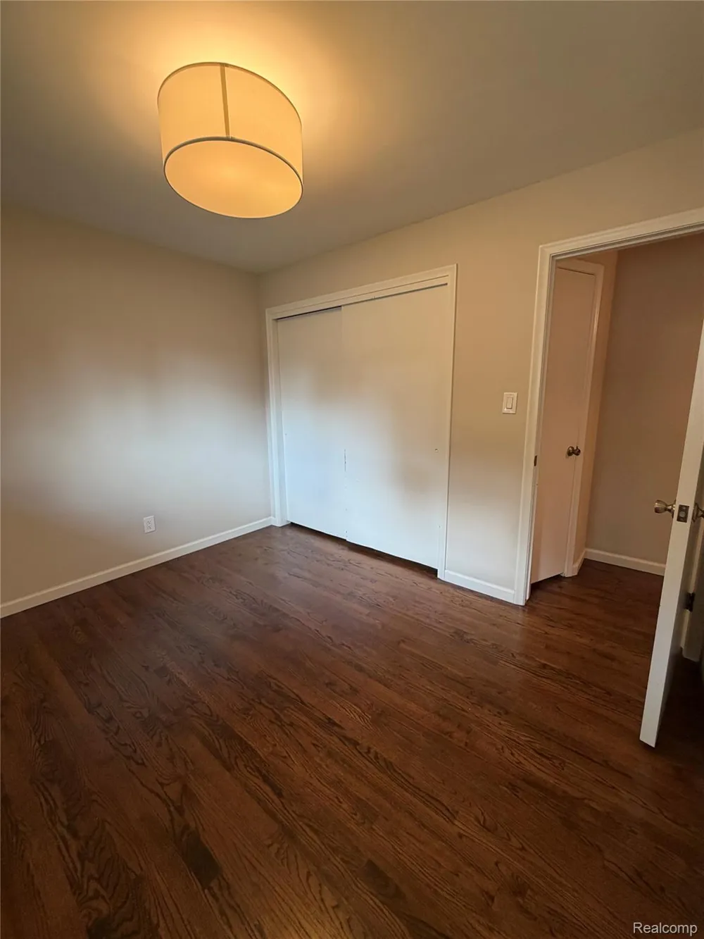 319 Amelia Avenue Royal Oak City, MI 48073